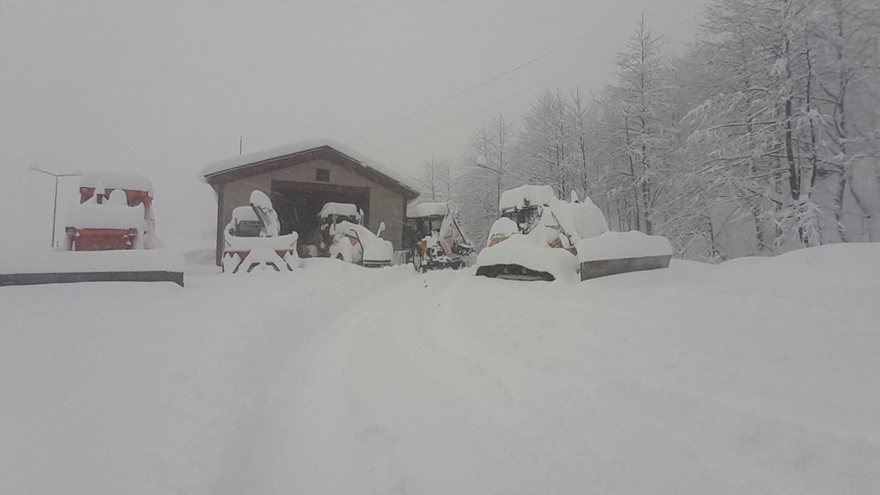 Artvin’de 6 köye ulaşım sağlanamıyor