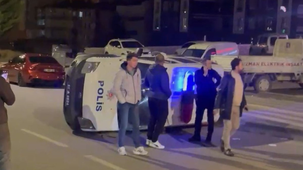 Polis aracı ile otomobil çarpıştı: 2'si polis 6 yaralı