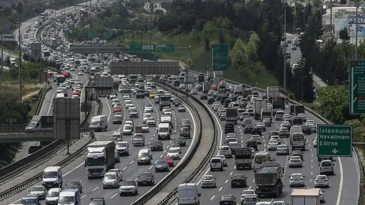 İstanbul'da trafik yine kilit! Yoğunluk yüzde 70'e ulaştı