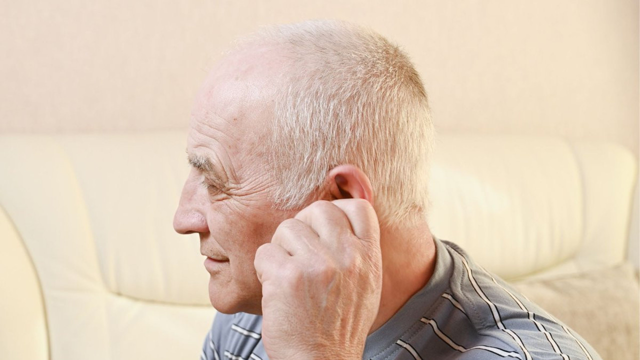 Yaşlandıkça kulak ve burna ne olur? İşin uzmanları ve bilim bakın ne diyor!