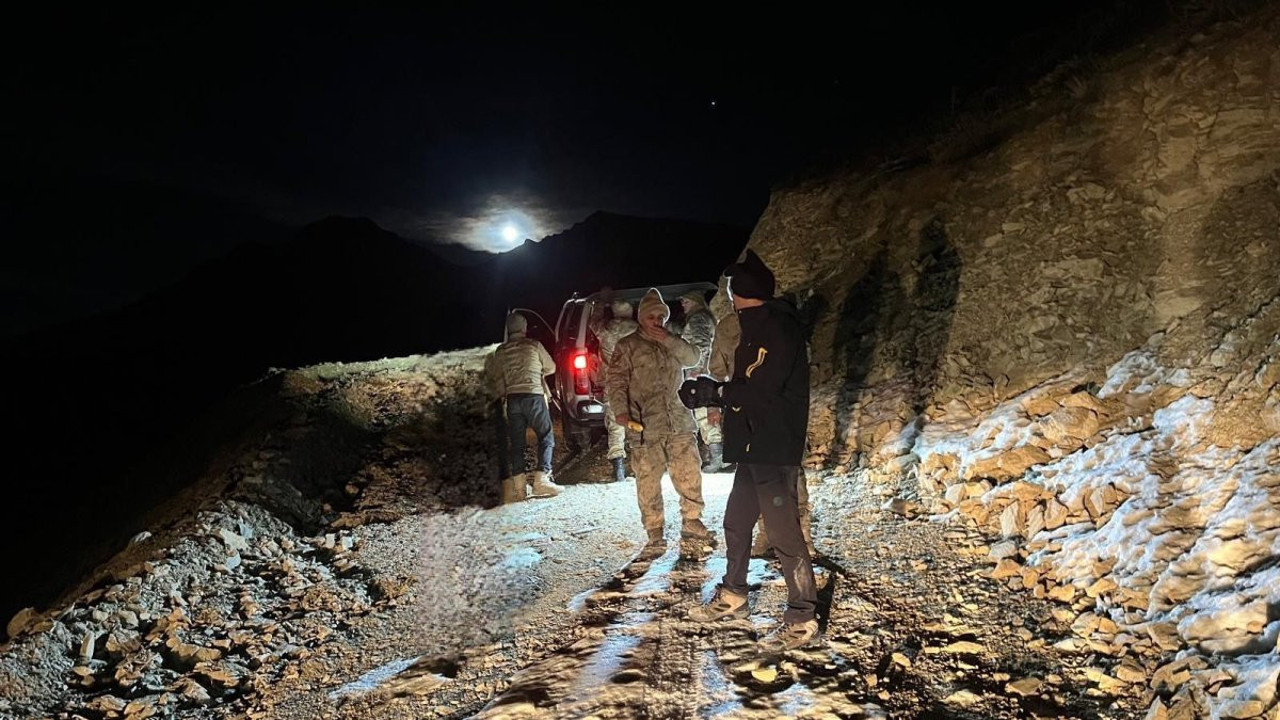 Batman'da mahsur kalan dağcı kurtarıldı