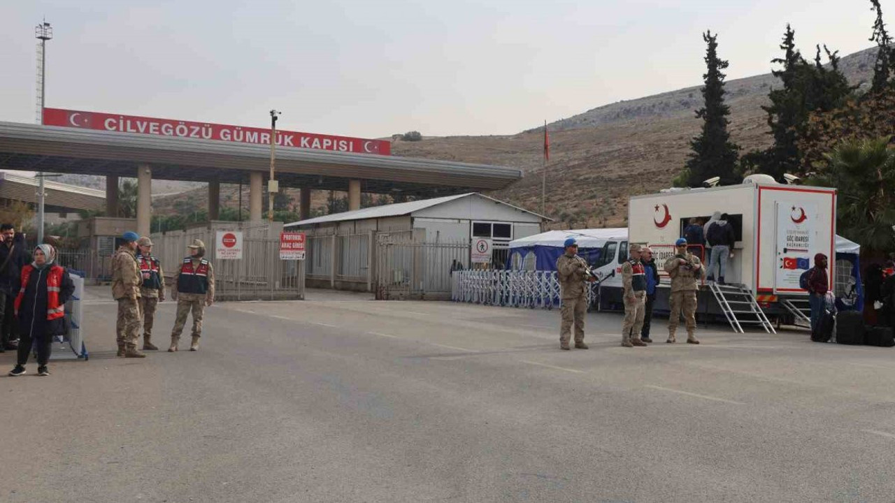 Ülkesine dönen Suriyeli İlyas: Başka ülkeler bir şey yapmadı, Türkiye her şeyi yaptı