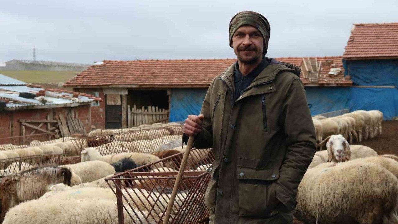 Üniversiteli çoban hayvan bakımının zorluklarını anlattı