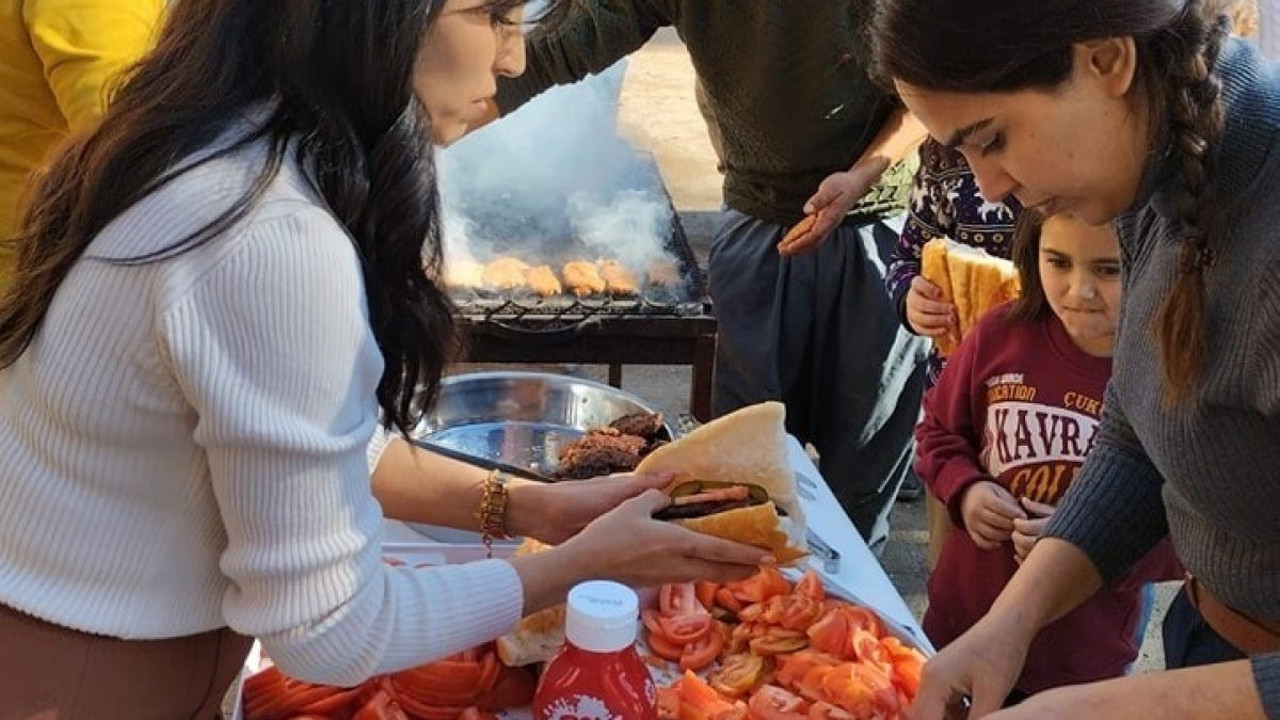 Mersin'de çobandan öğrencileri sevindiren hareket