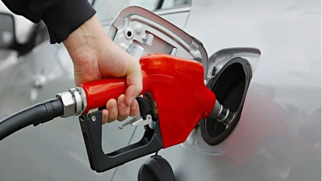 Akaryakıtta indirim kısa sürdü bu gece yarısı bindirim geliyor. Bir depo benzinin maliyeti belli oldu