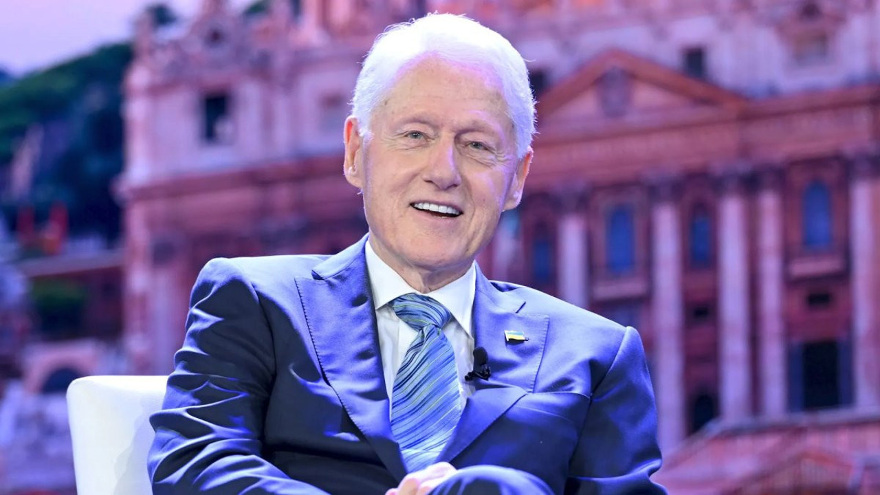 Bill Clinton hastaneye kaldırıldı