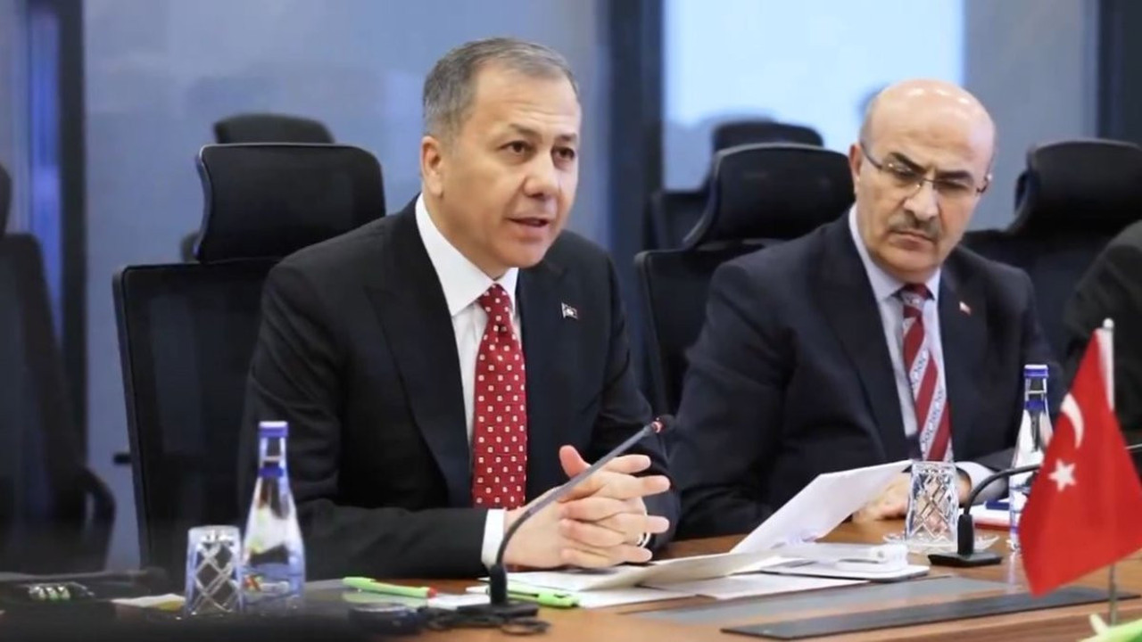 Bakan Yerlikaya Iraklı mevkidaşı Şemmeri ile görüştü