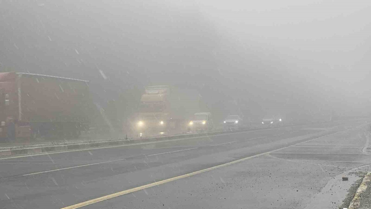 Bolu Dağı'nda kar etkili oluyor