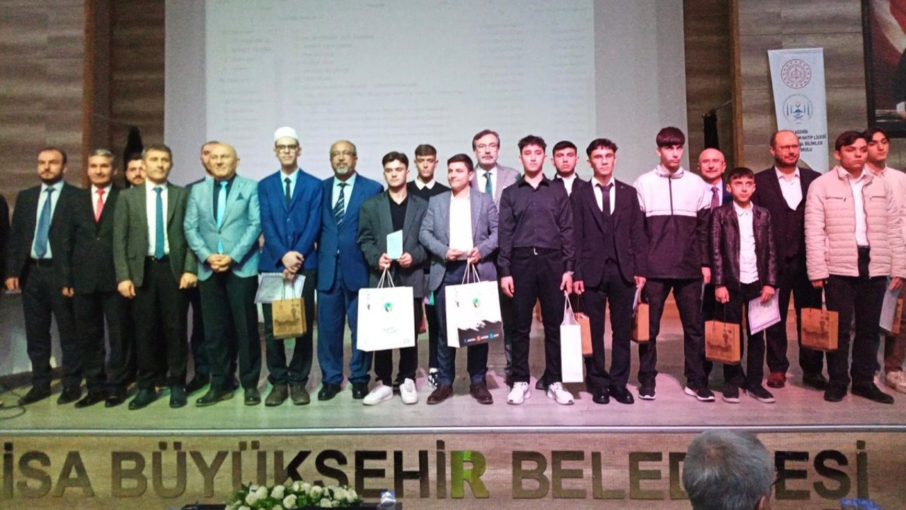 Kur'an-ı Kerim'i güzel okuma yarışmasında birinci belli oldu