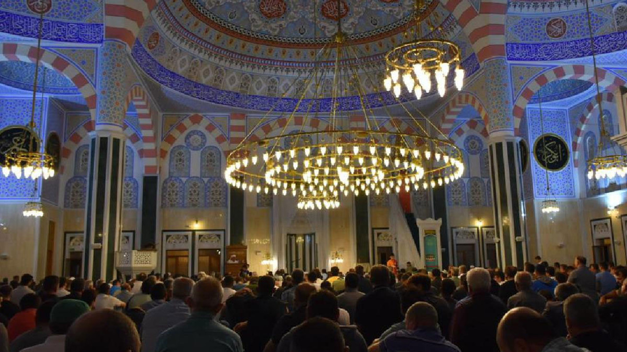 Regaib Kandili bugün idrak edilecek