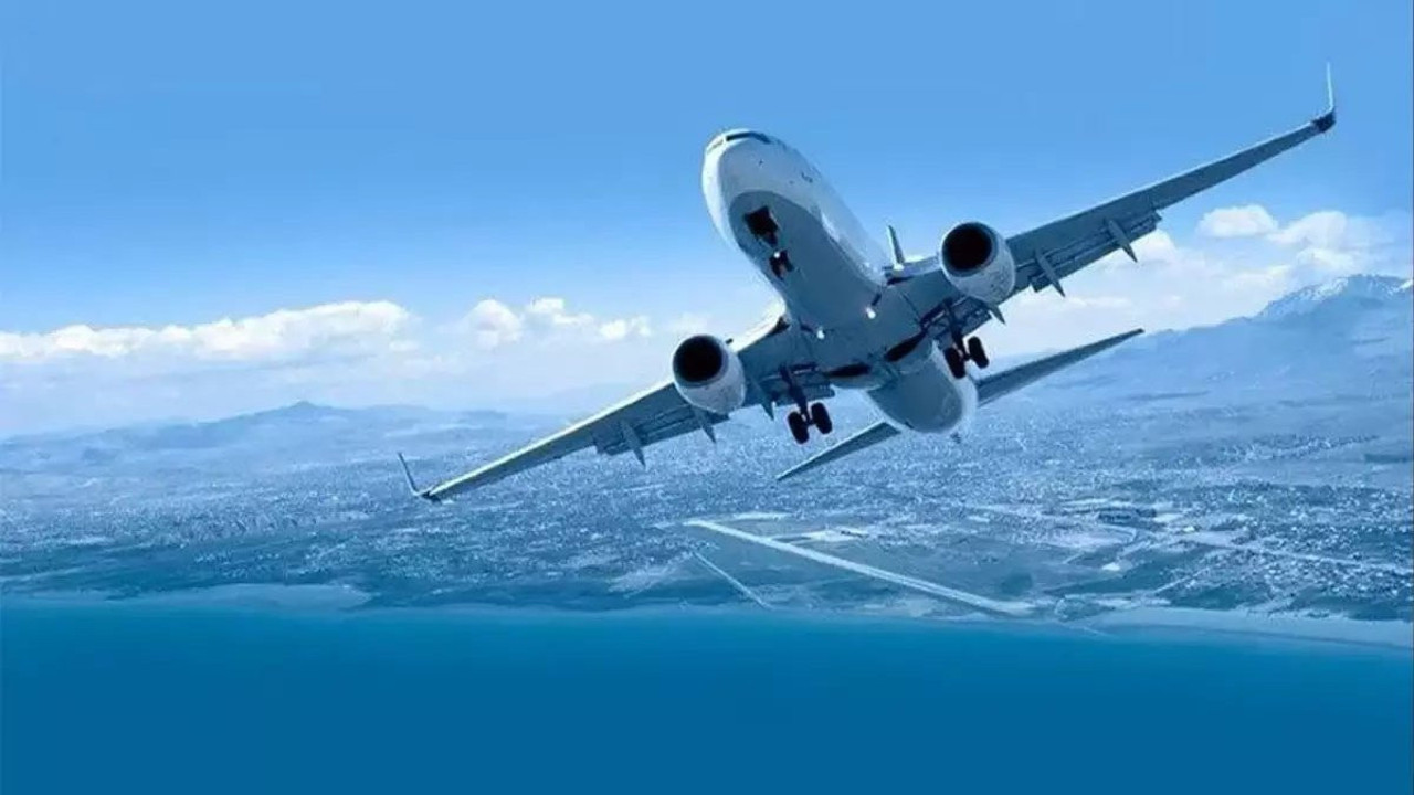2025'te havalanan uçak 2024'te iniş yaptı! Yolcular geçmişe gitti