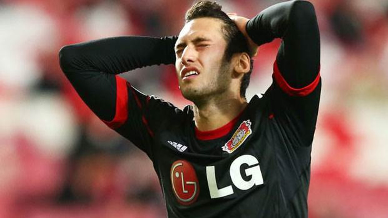 Çalhanoğlu'na bir darbe de takımından