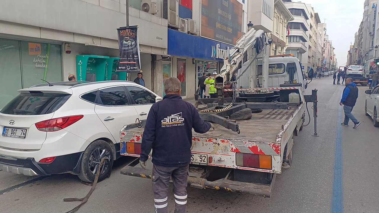 Adana'da hatalı park yapan sürücüler affedilmedi