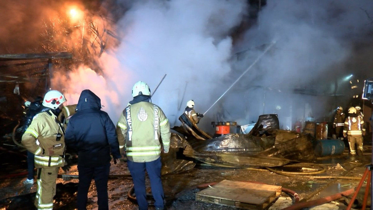 Tuzla’da yürekleri ağza getiren yangın! konteynerlere sıçradı
