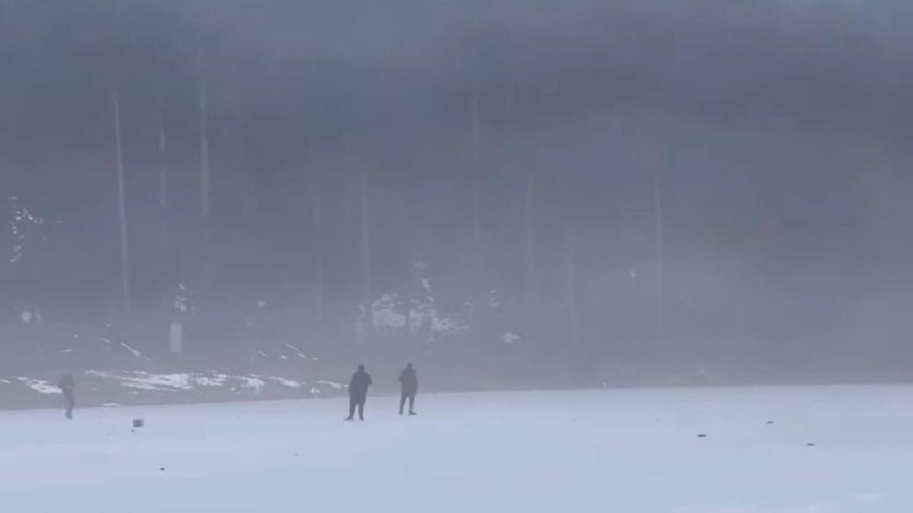 Donan gölette tehlikeli yürüyüş