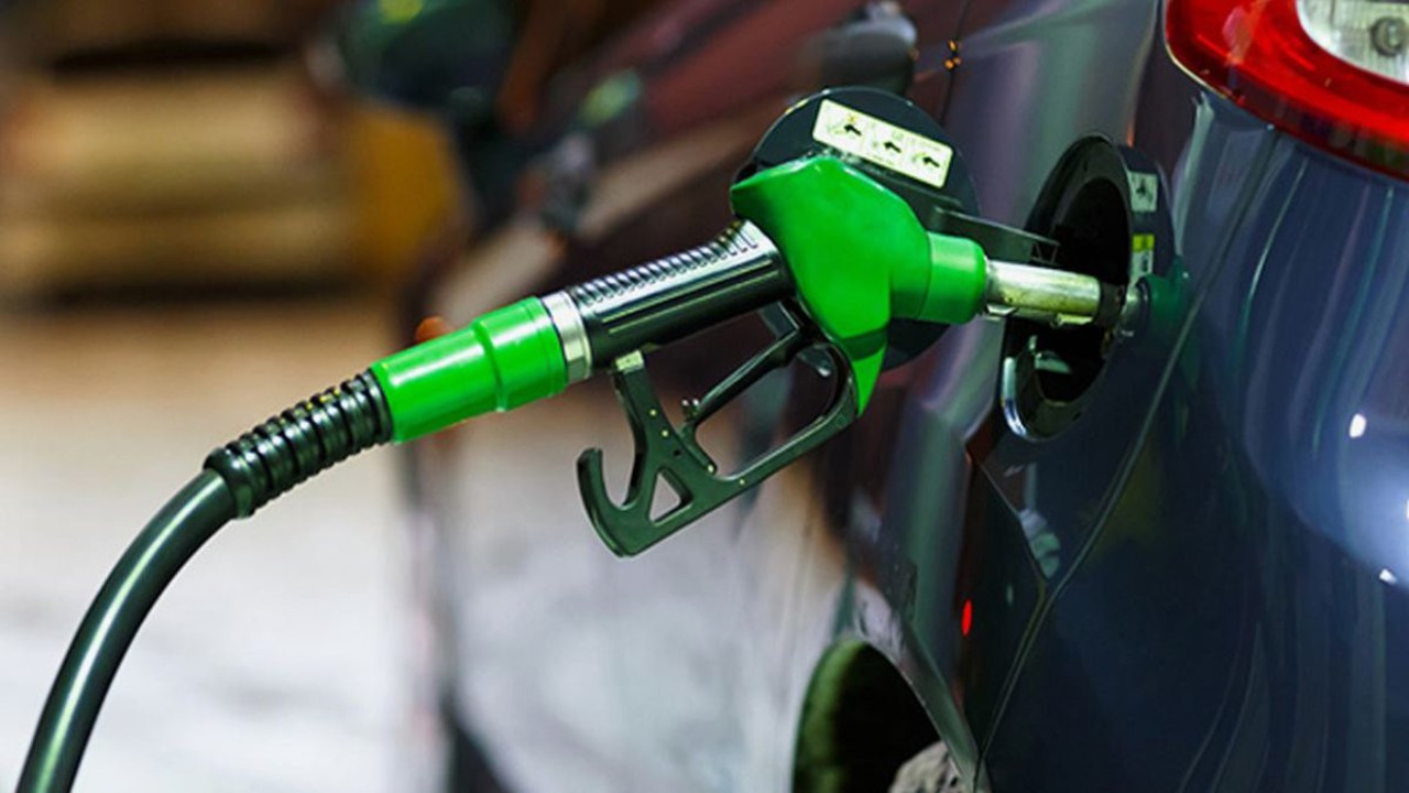 Akaryakıta araçları otoparka çektirecek zam geliyor. Kontağı çevirmek bile cesaret isteyecek