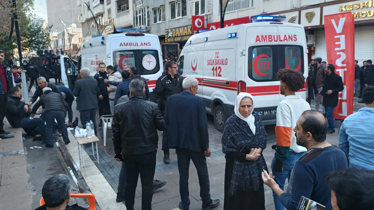 Tekmeli, yumruklu, sandalyeli kavga! 8 yaralı. Polis güçlükle ayırdı
