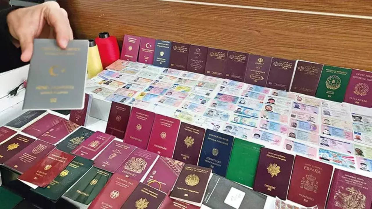 MİT ve emniyetten ortak operasyon: Sahte pasaport şebekesi çökertildi