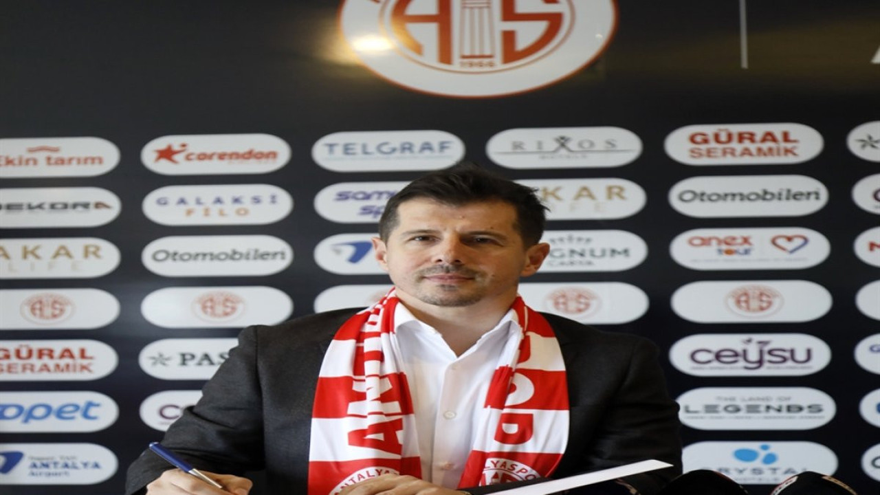 Emre Belözoğlu imzayı attı