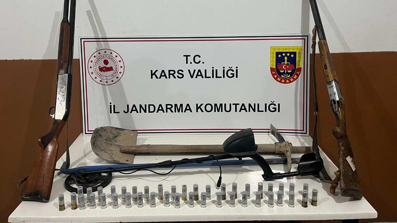 Kars’ta kaçak kazı yapan 3 kişi suçüstü yapılarak yakalandı