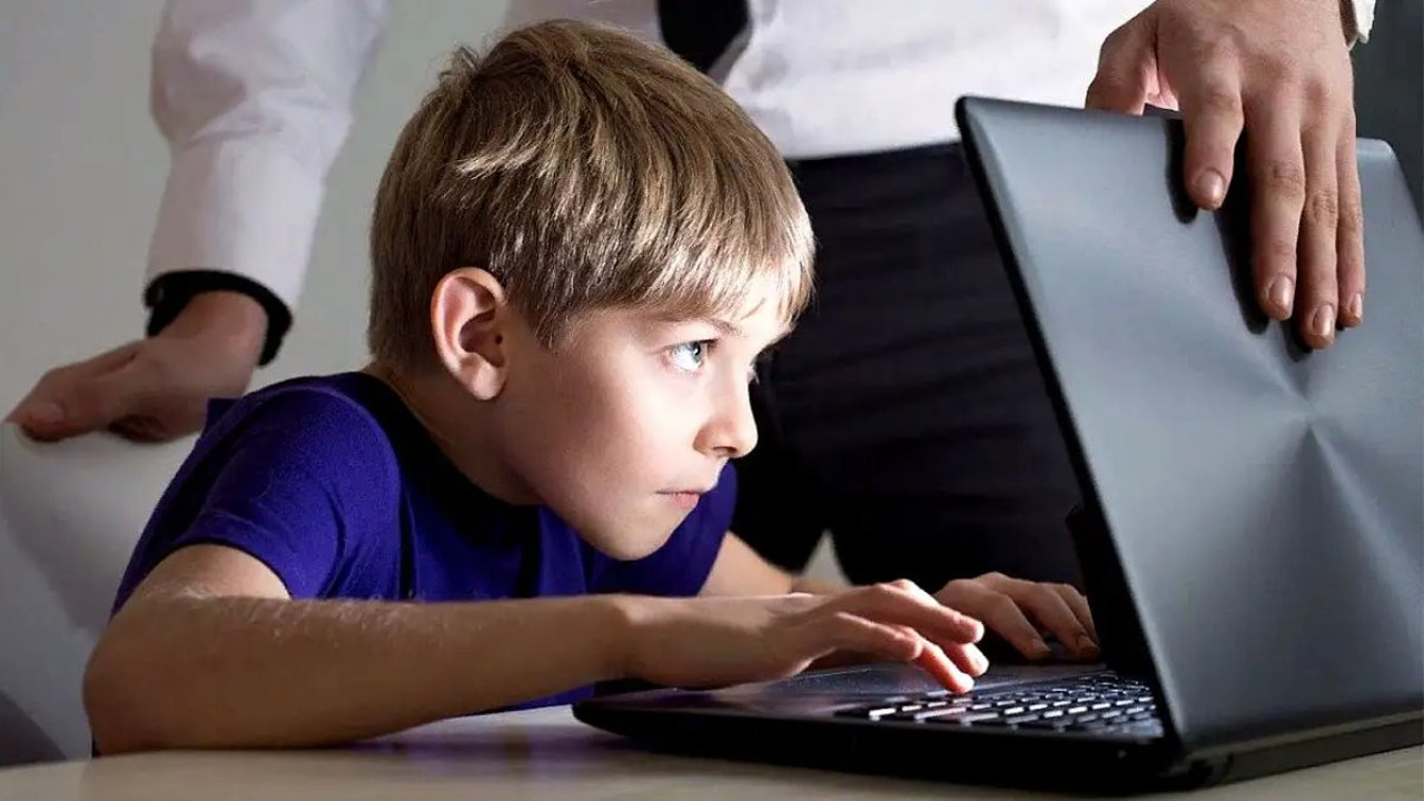 Ekran bağımlılığı, yarıyıl tatilinde çocukları tehdit ediyor! Uzmanlardan uyarılar