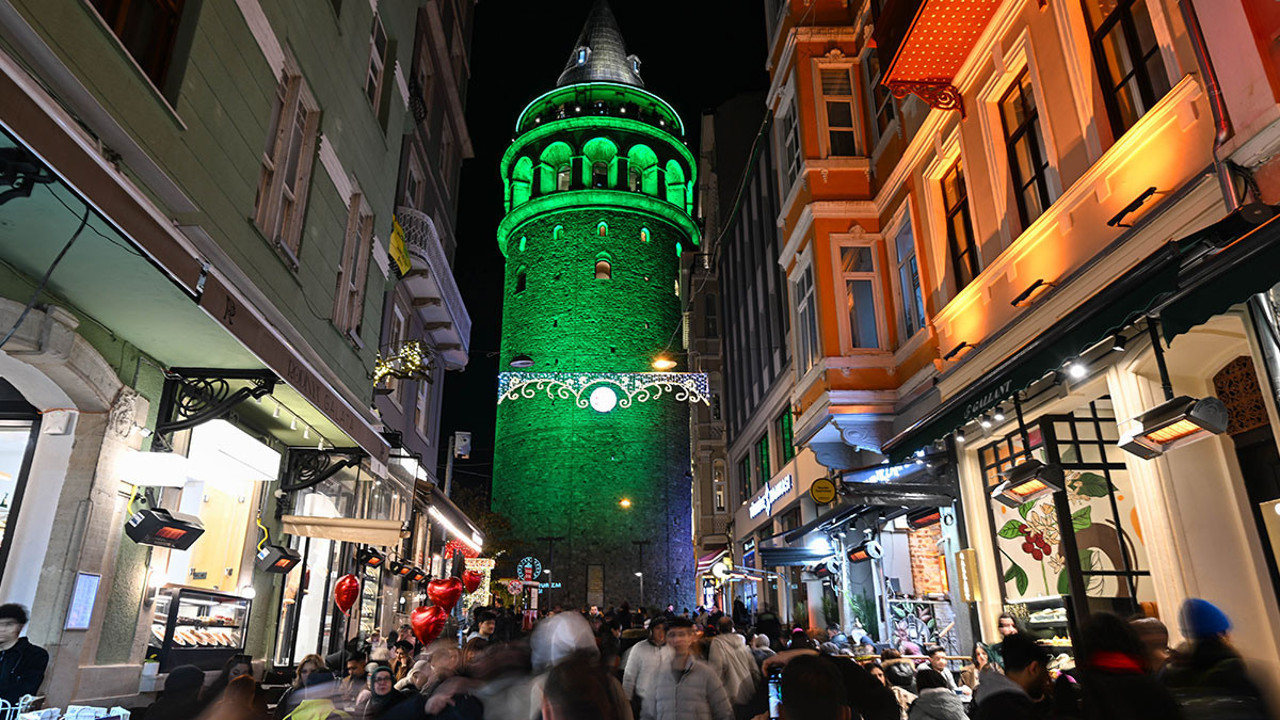 Galata Kulesi farkındalık için yeşile büründü!