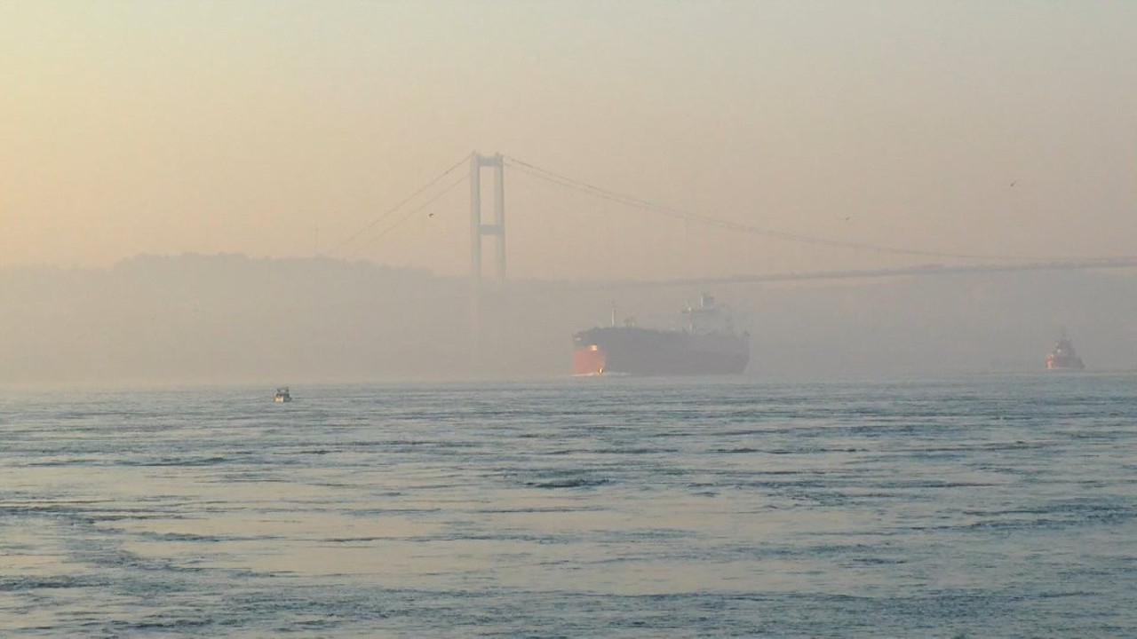İstanbul Boğazı’nda sis hakim