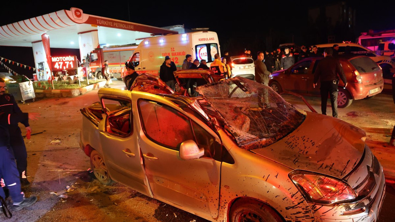 Feci kaza!:Ters yöne girdi1 ölü, 2 yaralı