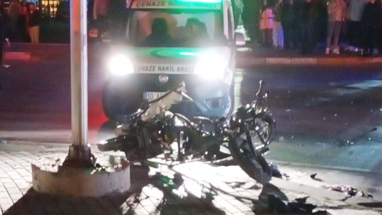 Motosiklet sürücüsü feci kazada hayatını kaybetti