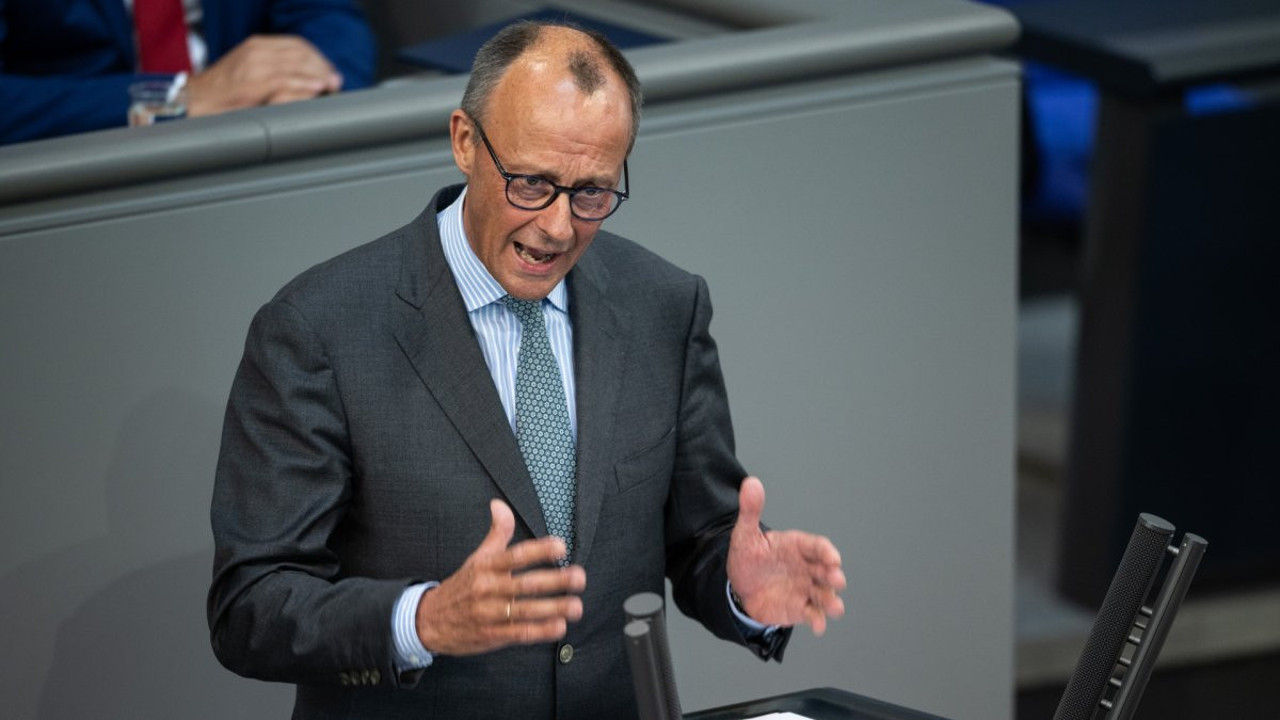 Almanya kapılarını kapıyor: Merz'ten göçmenlik politikalarını sertleştirme vaadi