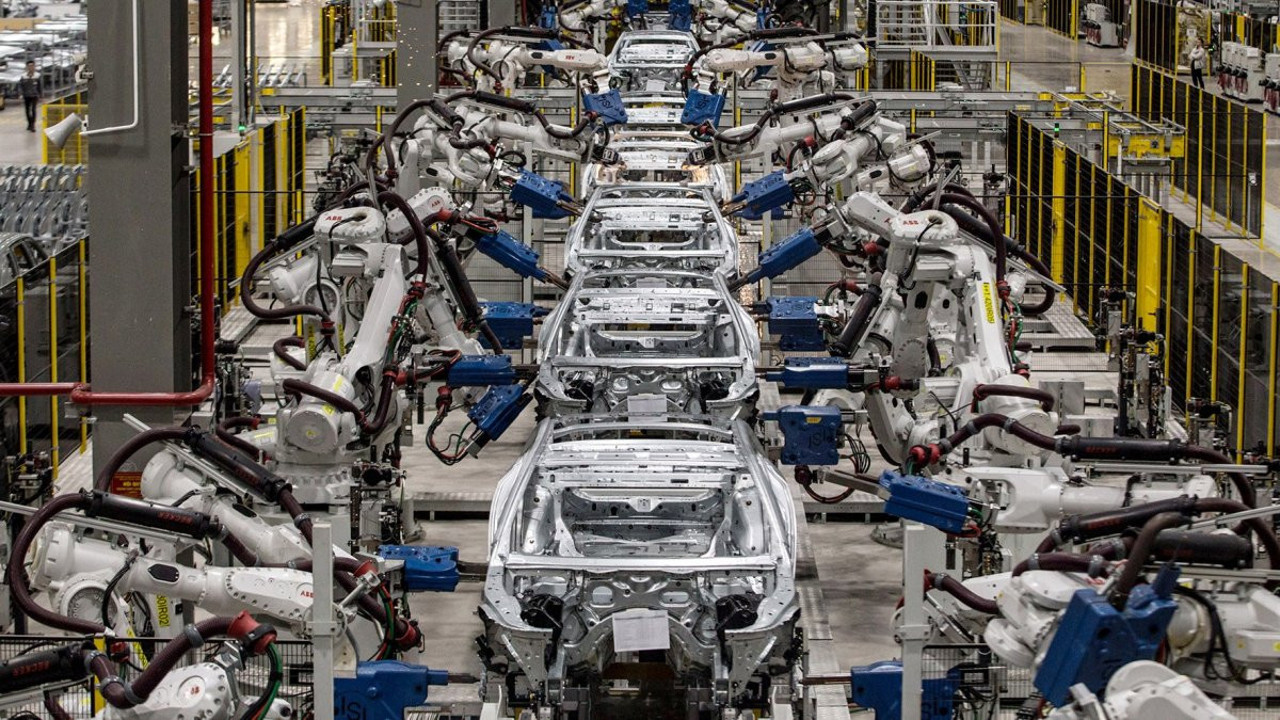 Otomotiv devi su ile çalışan motor üretti. Bu yıl 200 bin aracı yollara çıkarmayı planlıyor. 5 litreyle 485 kilometre