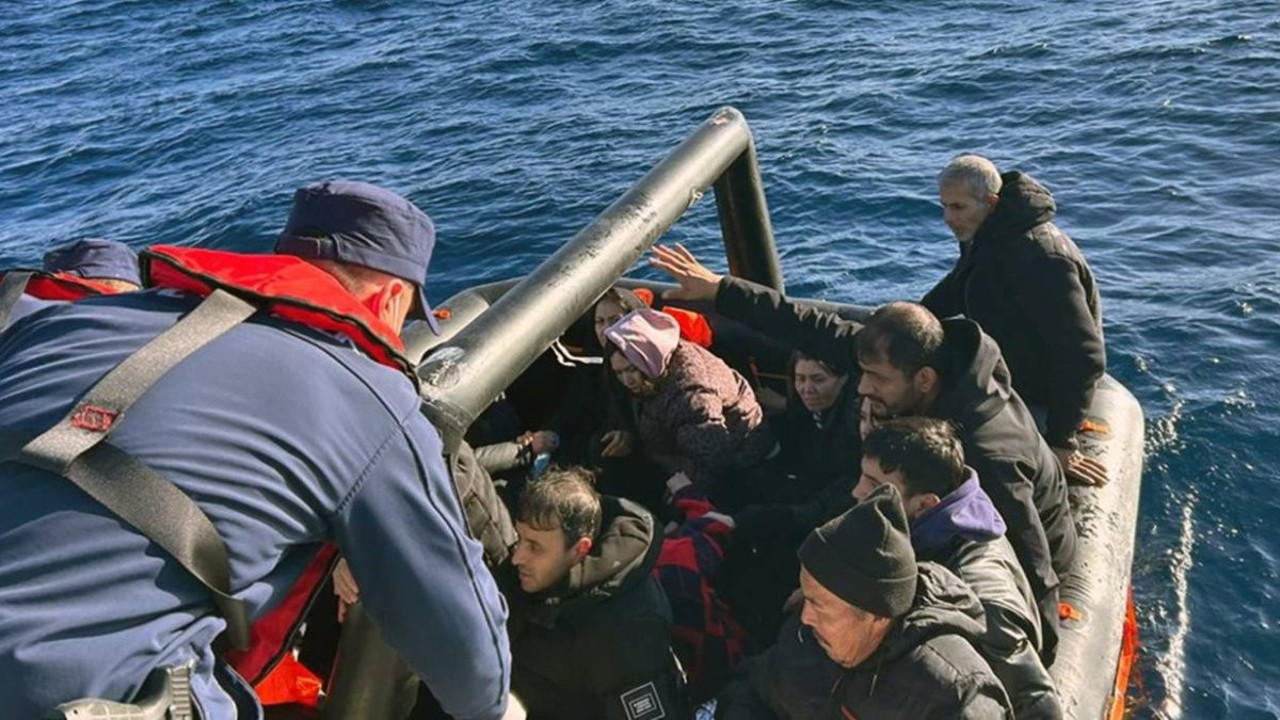 Muğla açıklarında ölüme itilen kaçak göçmenler kurtarıldı