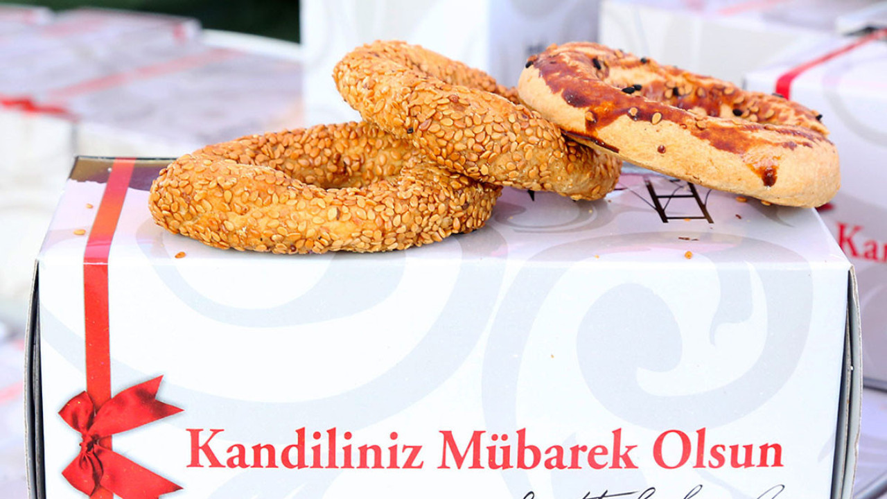 Vatandaşlar kandil simidine yoğun talep gösterdi