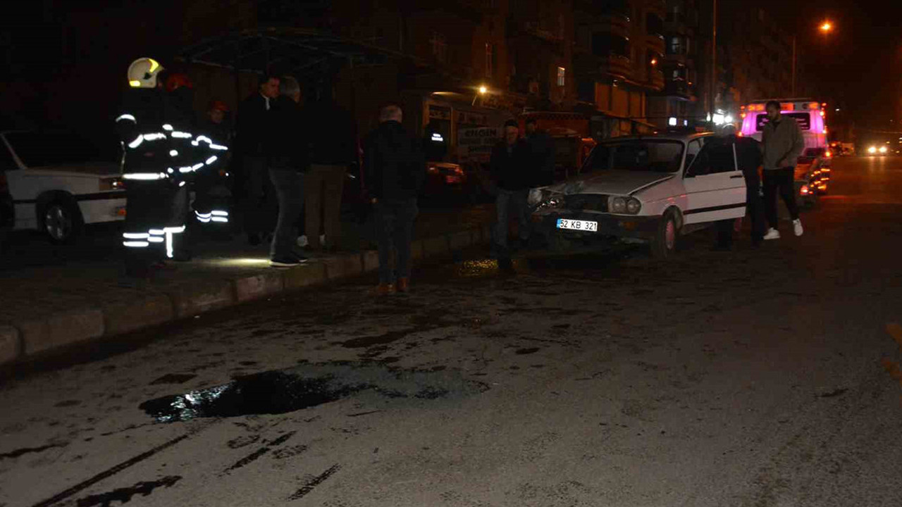 Ordu'da feci kaza! Otomobil tarım aracına çarptı
