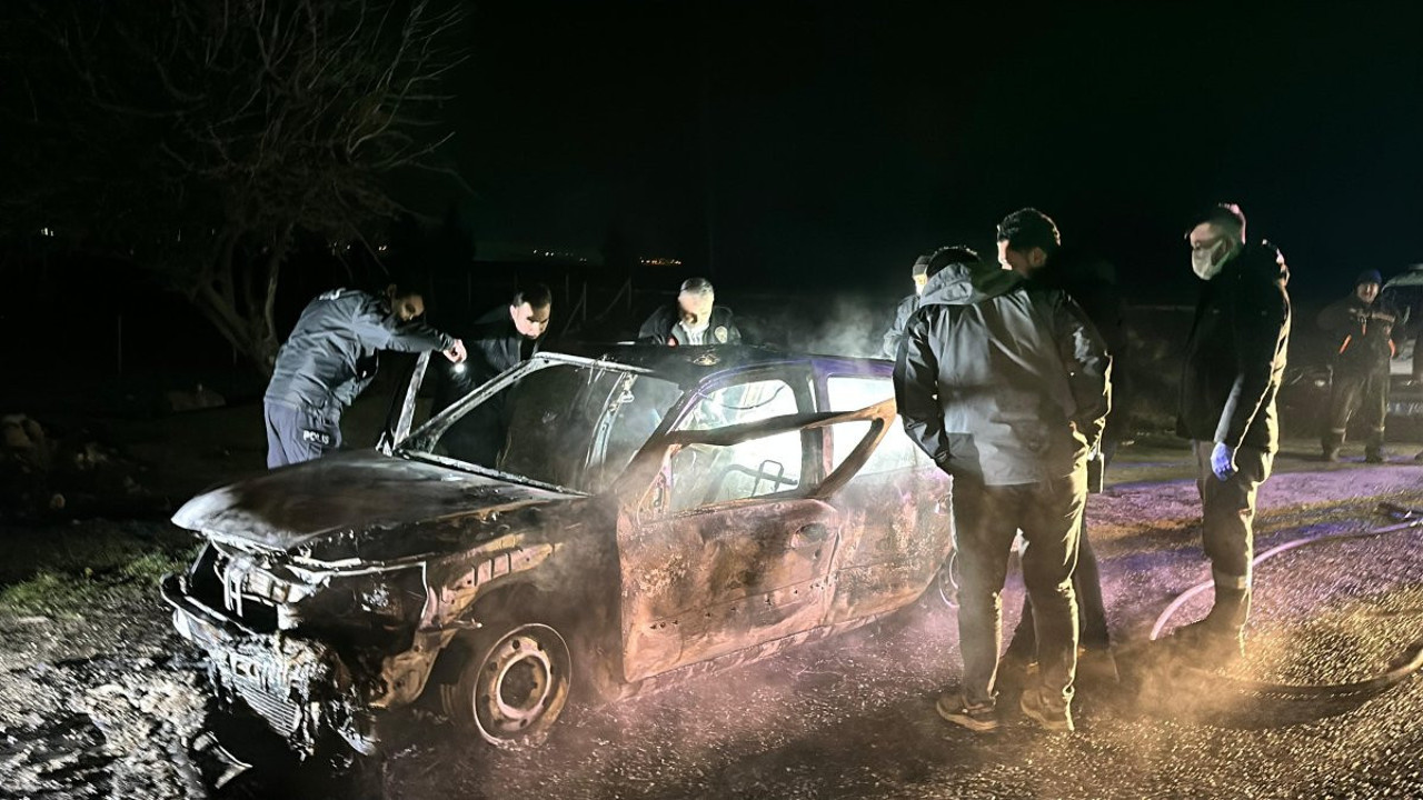 Aracın içinde yanarak can verdi