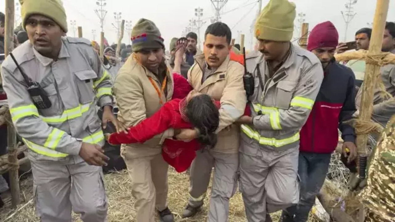 Hindu festivali izdihama dönüştü: Çok sayıda ölü var