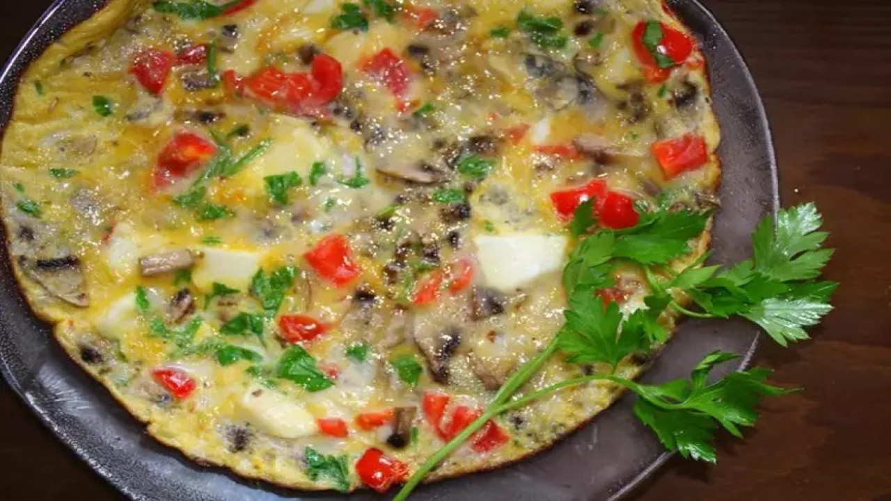 Koltukta otururken kas yapmanıza yardımcı olan besin! Yumurta ekleyince faydası katlanıyor