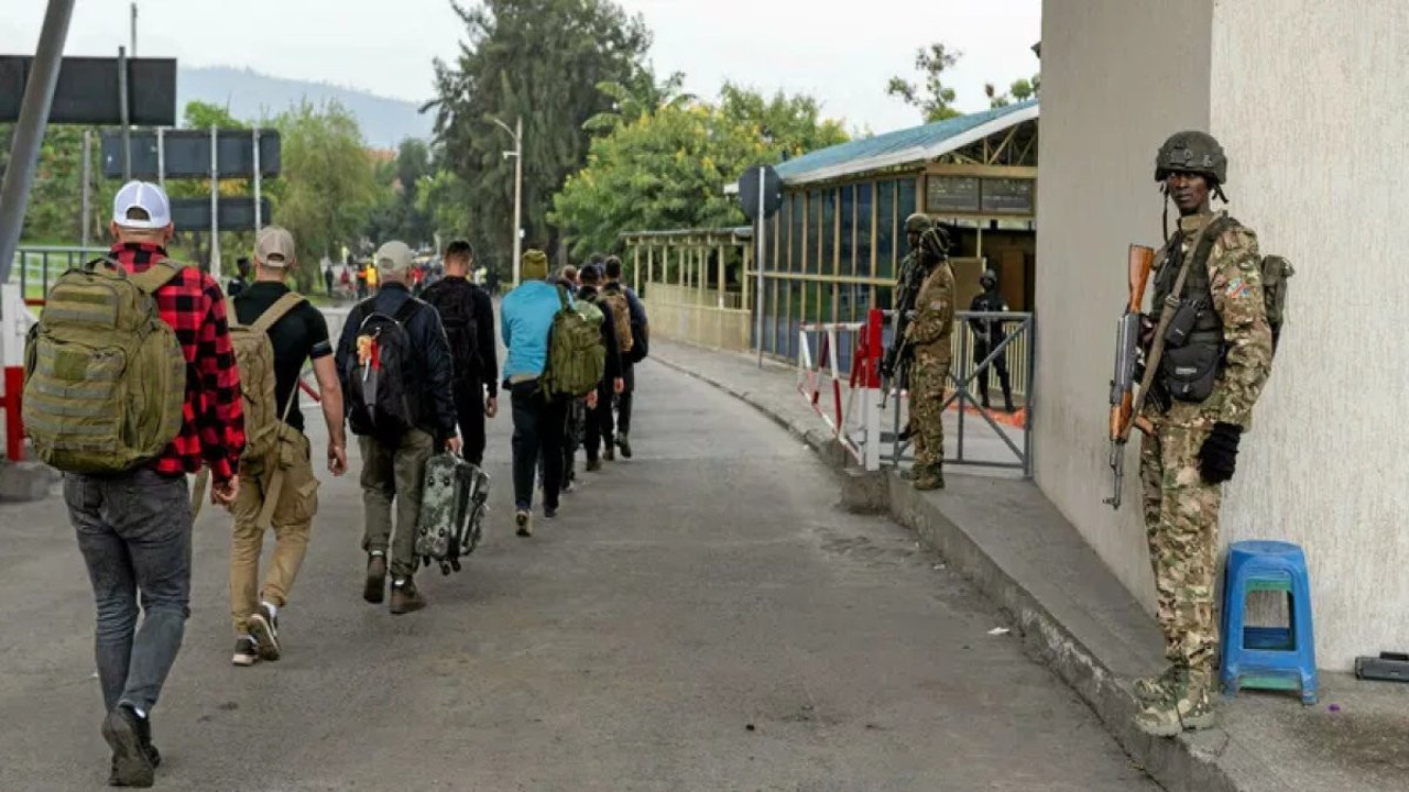 Avrupalı paralı askerler Kongo’daki direnişi bıraktı