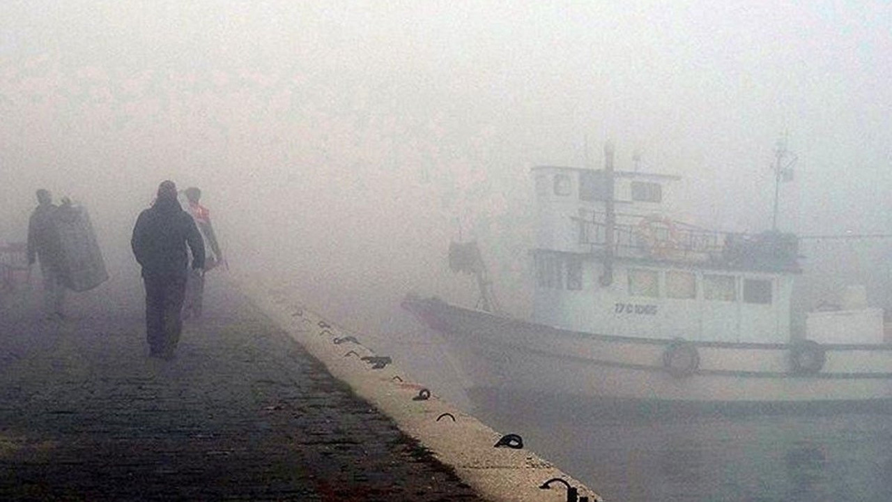 Çanakkale Boğazı sise gömüldü! Gemi trafiği çift yönlü askıya alındı