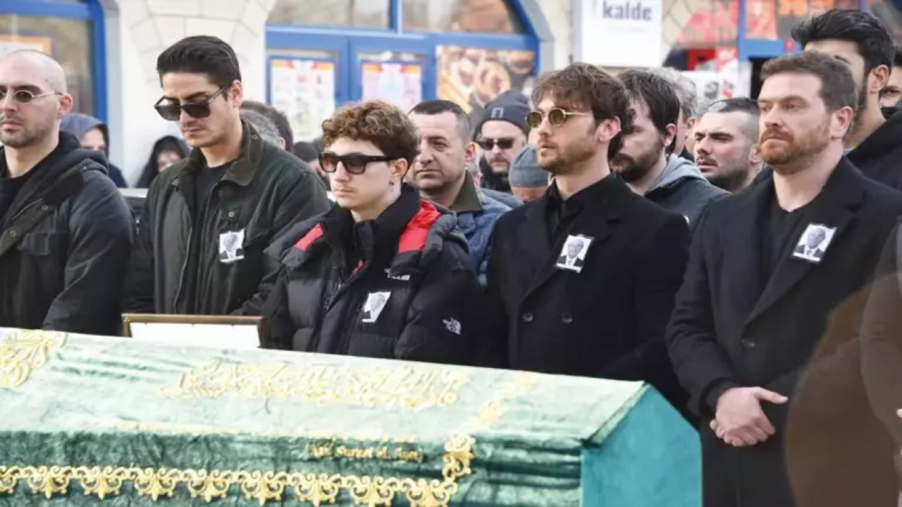 Aras Bulut İynemli’yi yıkan ölüm: Ünlü isimler yalnız bırakmadı