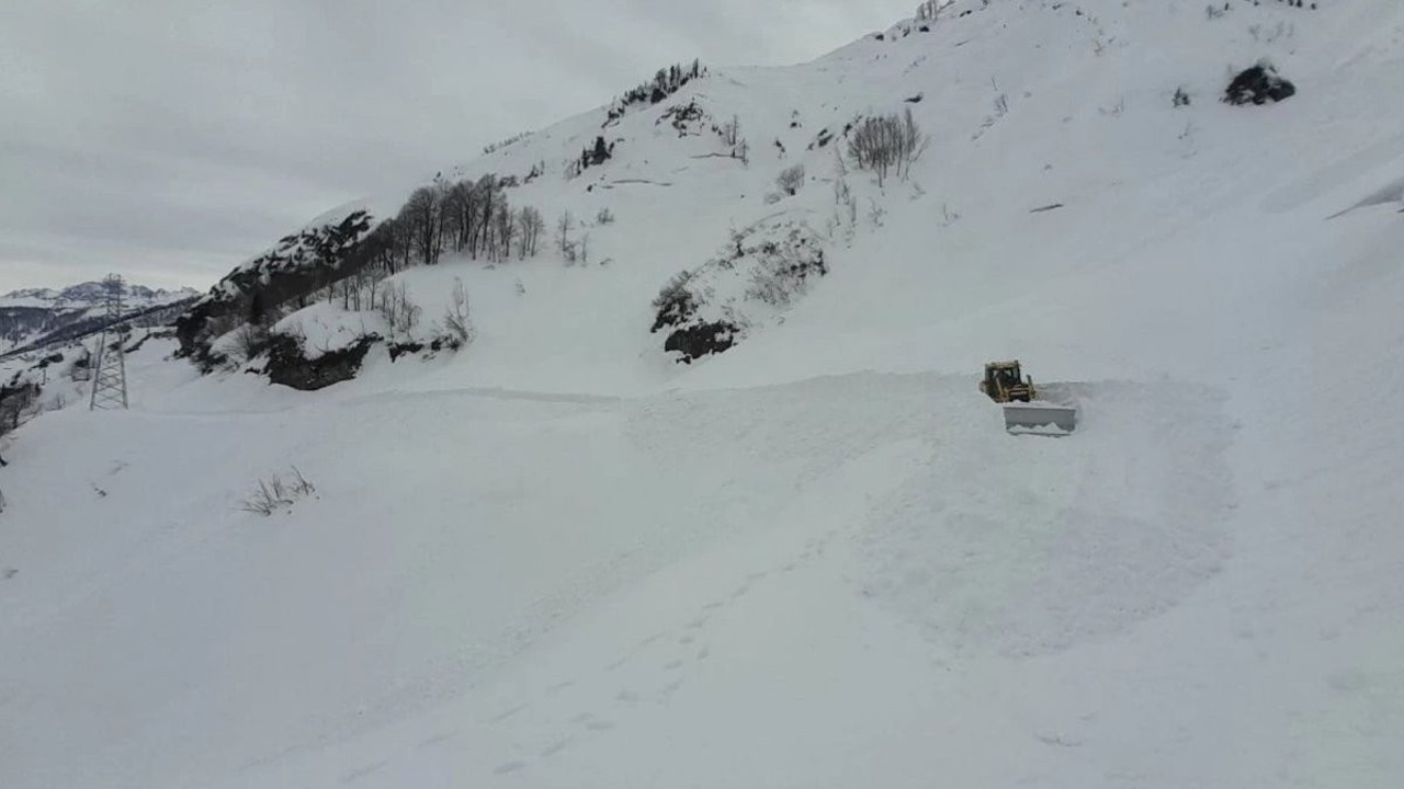 Hasta, tahta kızakla ambulansa taşındı