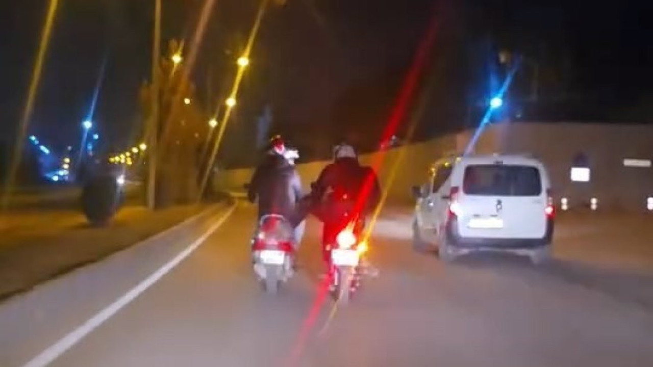 Elazığ'da tehlikeli motosiklet yolculuğu