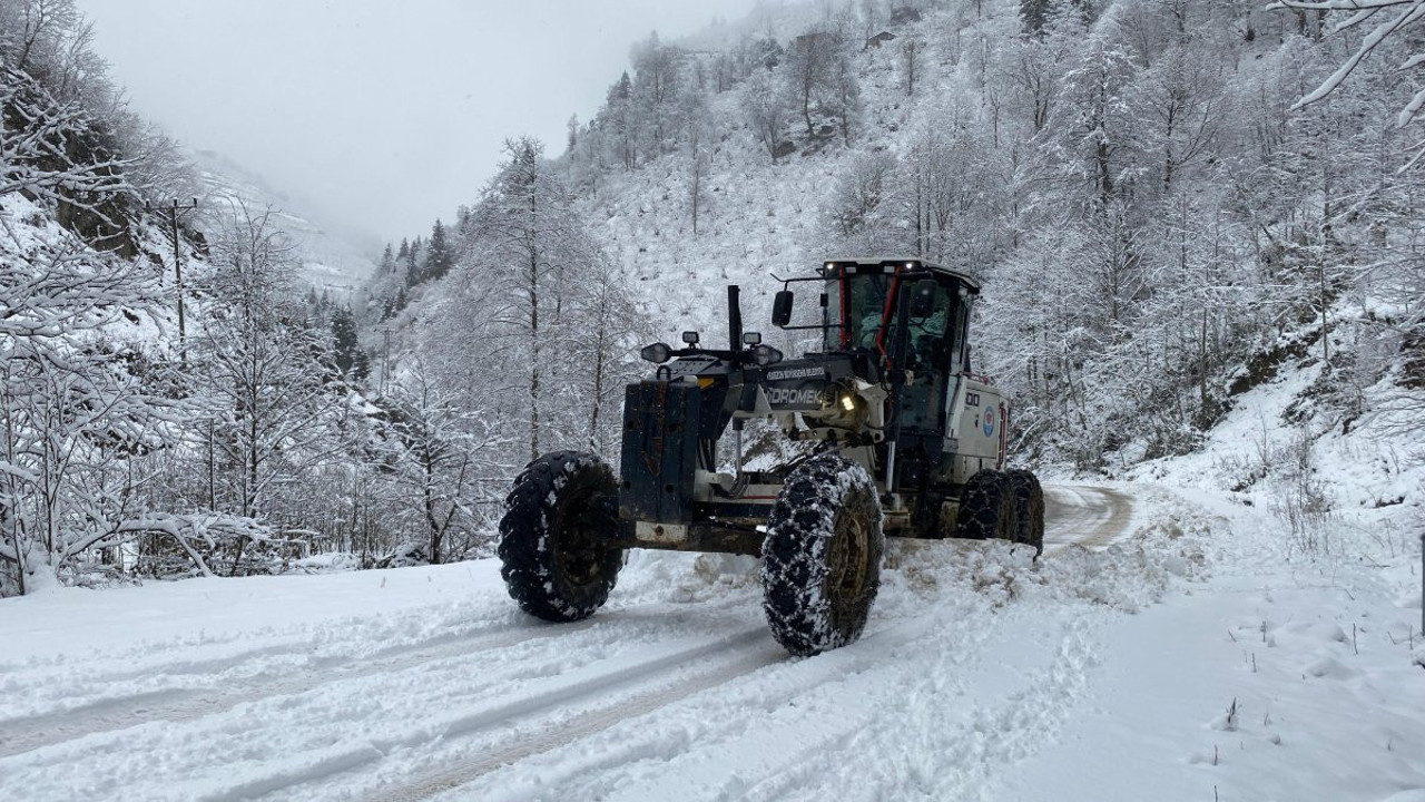 Doğu Karadeniz’de 4 ilde bazı yollar ulaşıma kapandı
