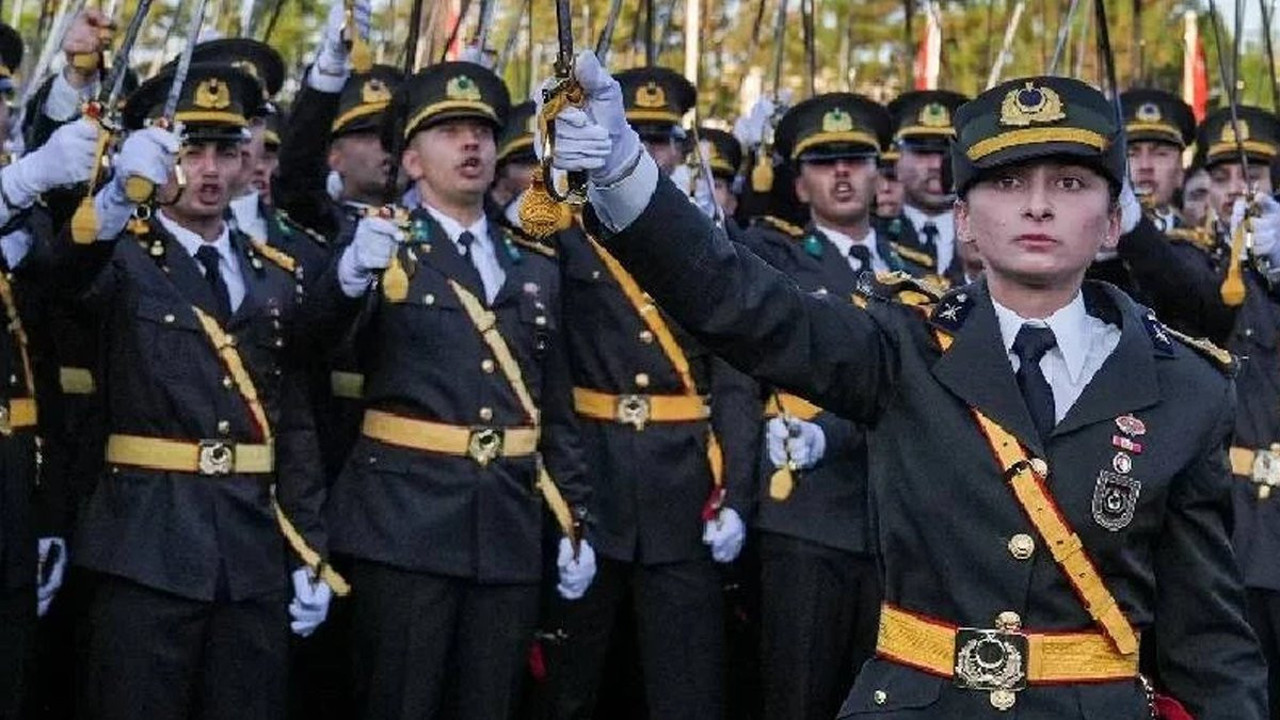 Teğmenlerin komutanlarının ihraç edilme sebebi 'yok artık' dedirtti!