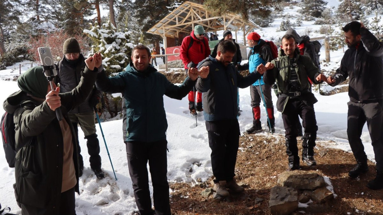 Bir metrelik karda çılgın yürüyüş