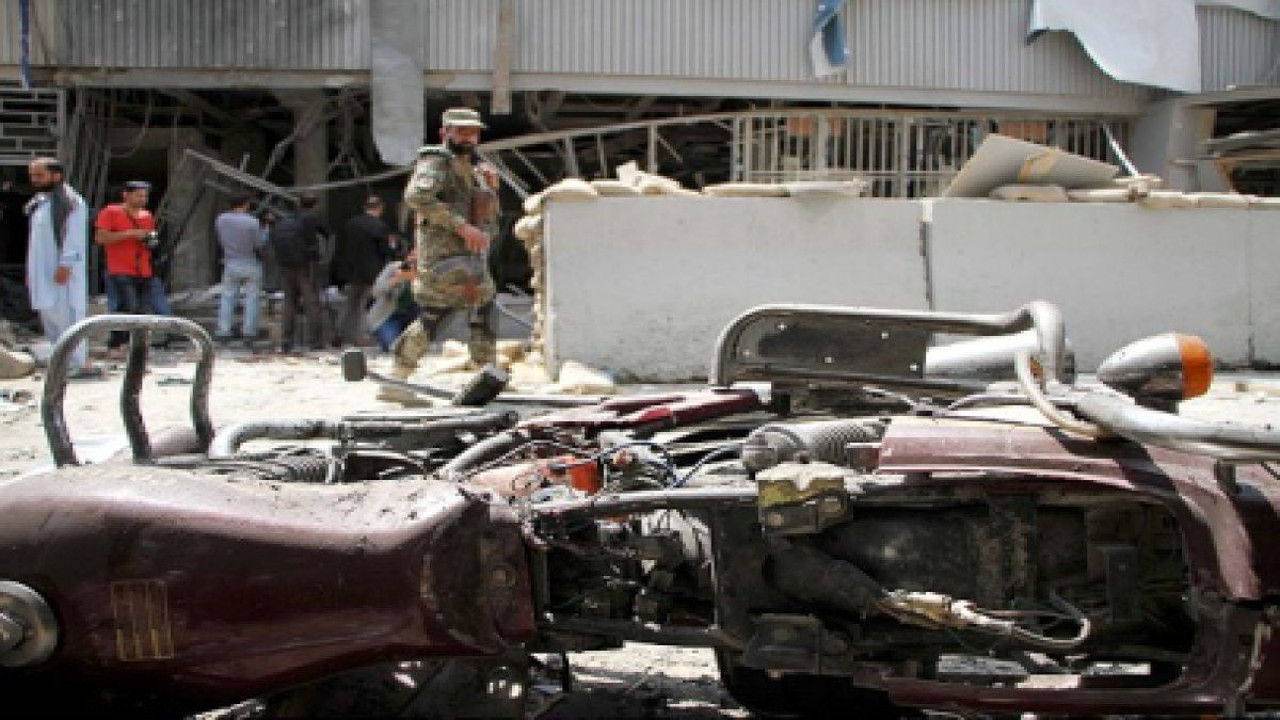 Banka önünde intihar saldırısı: Çok sayıda ölü ve yaralı var