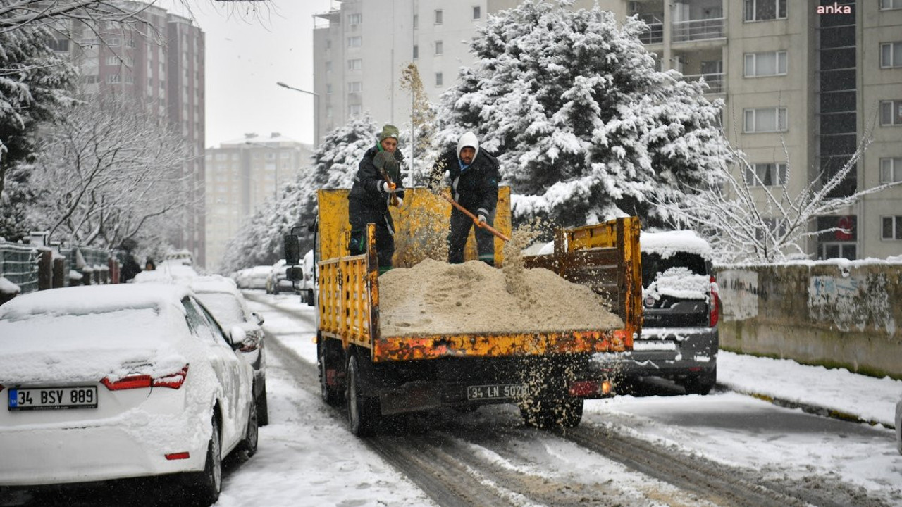 Beylikdüzü Belediyesi'nden karla etkin mücadele