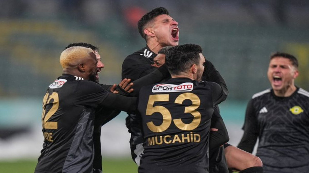 Bülent Korkmaz'lı Esenler Erokspor üç puanı üç golle aldı