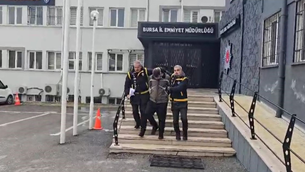 Önce çaldı, sonra bıçaklayarak öldürdü