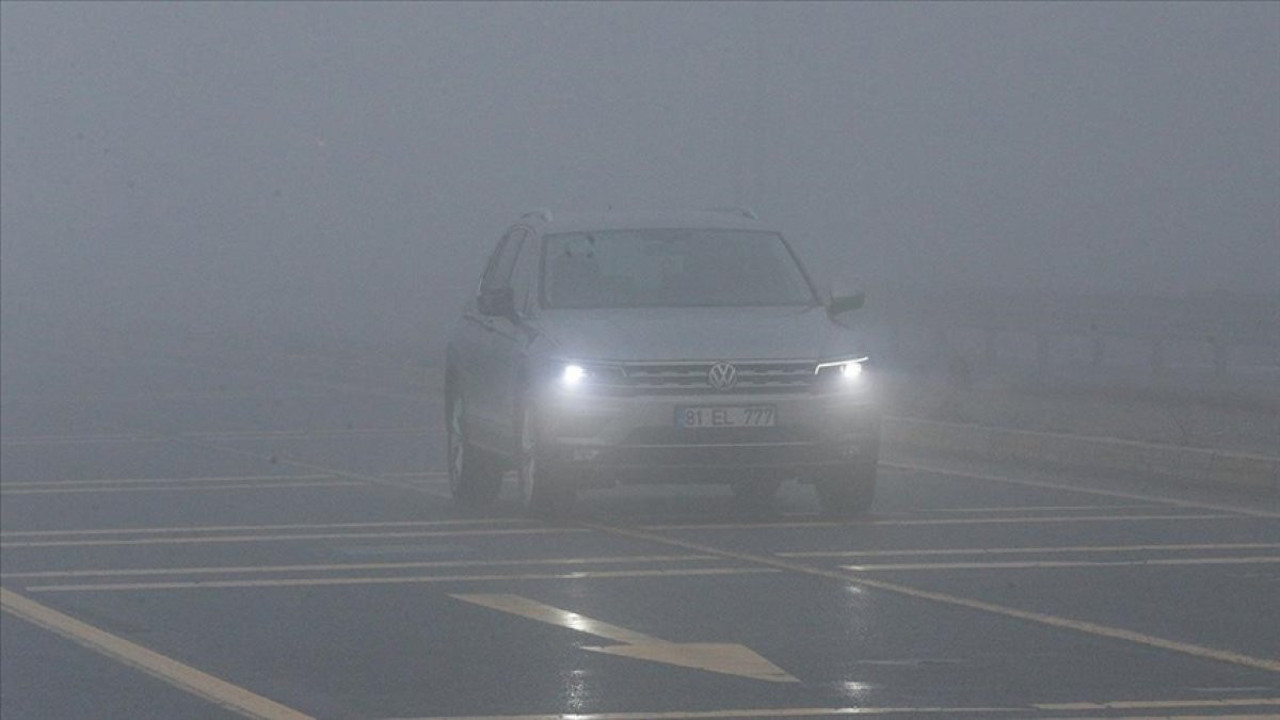 Bolu Dağı'nda sis ulaşımı etkiledi! Sürücülere uyarı